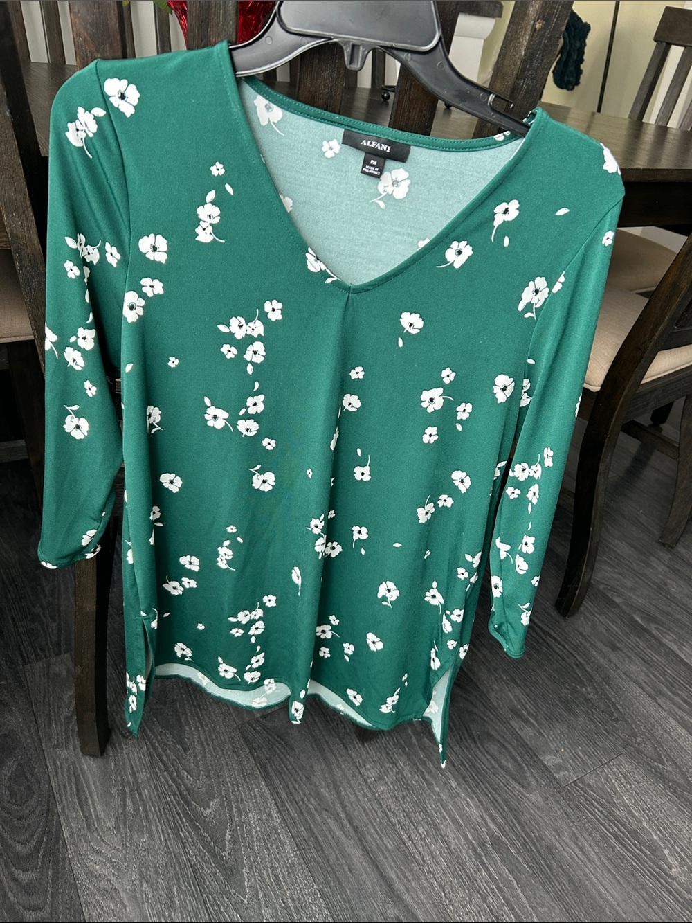 Alfani Emerald Green V-Neck Floral Tunic Top